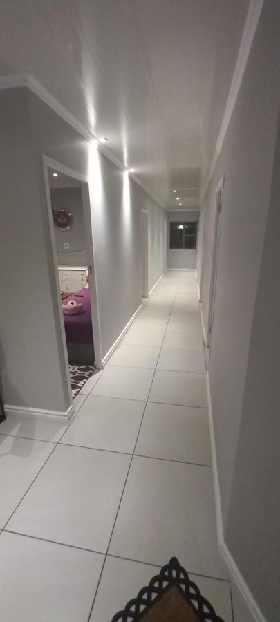 Neo&ruks Self Catering Services * Cape Town