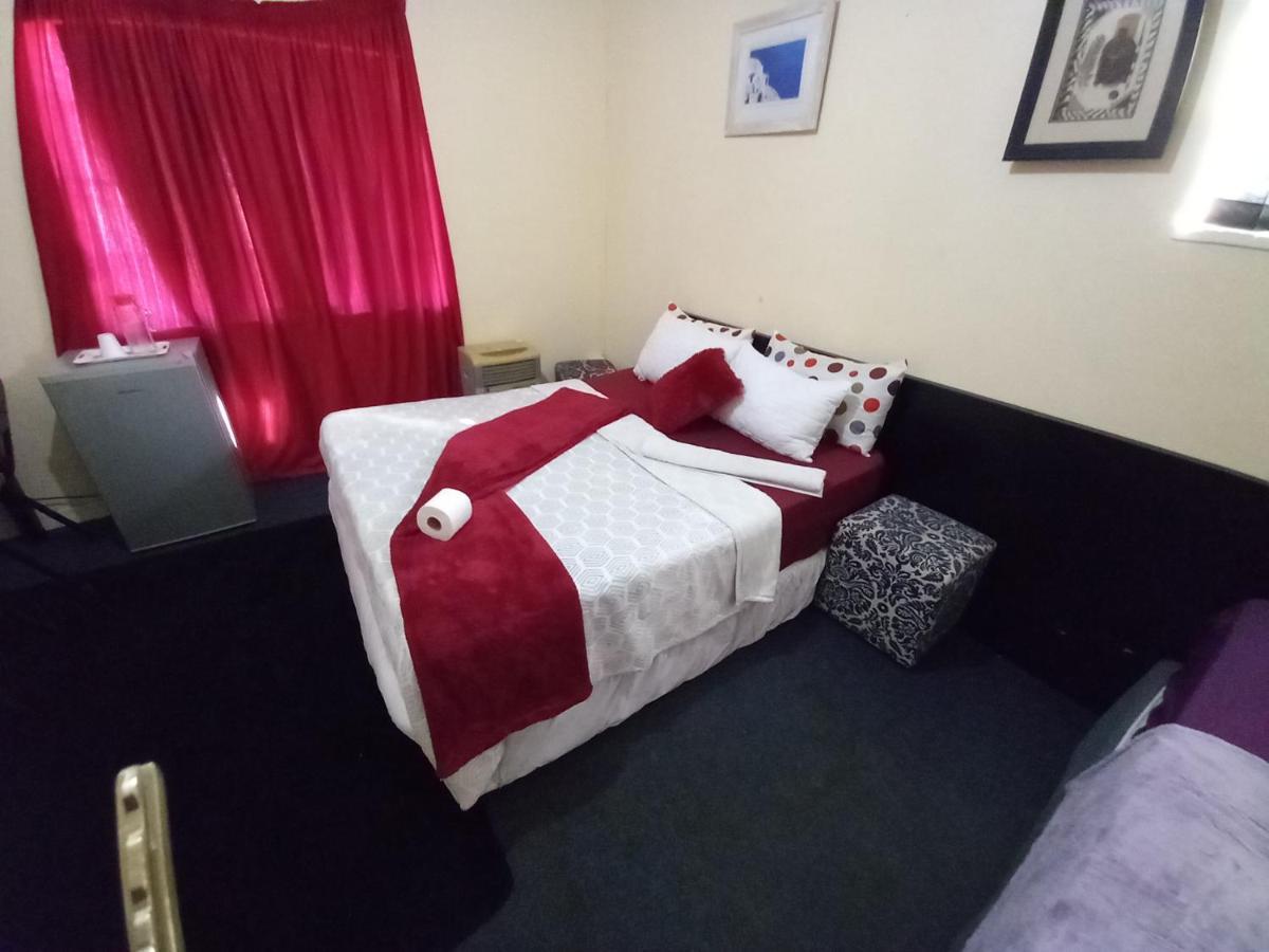 Neo&ruks Self Catering Services * Cape Town