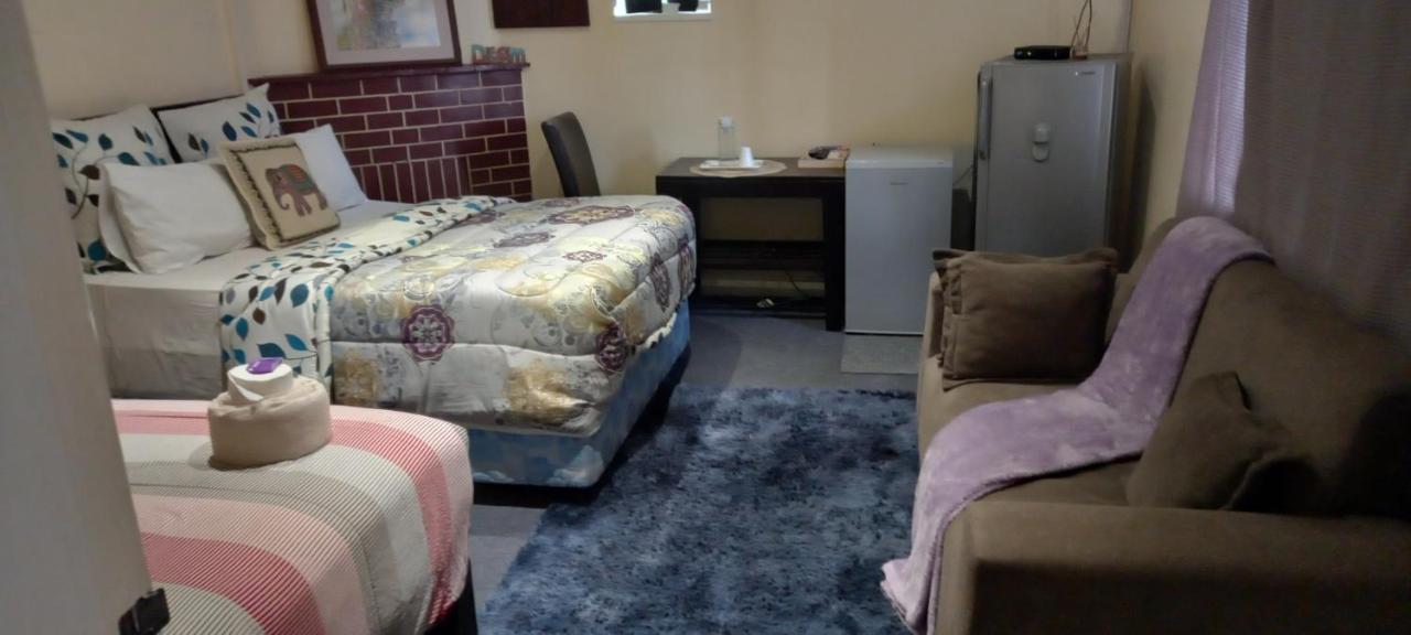 Neo&ruks Self Catering Services Bed & Breakfast